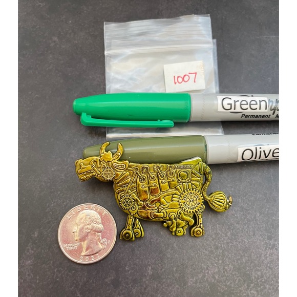 Destination Imagination Wisconsin Steampunk Mechanical Cow Lapel Pin Green Tone - Picture 2 of 5